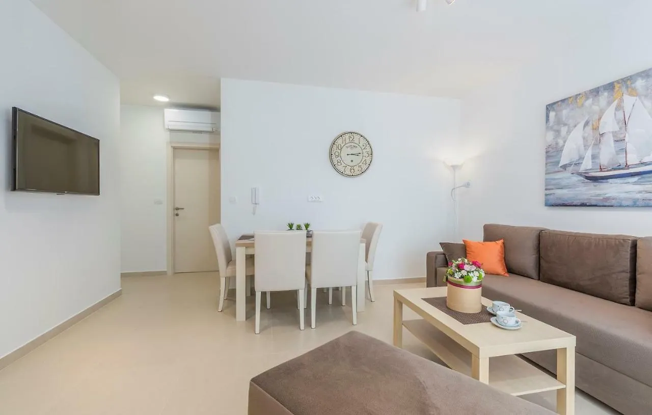Guest house Apartments Hana In Funtana