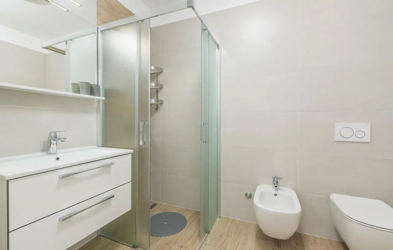 Guest house Apartments Hana In Funtana