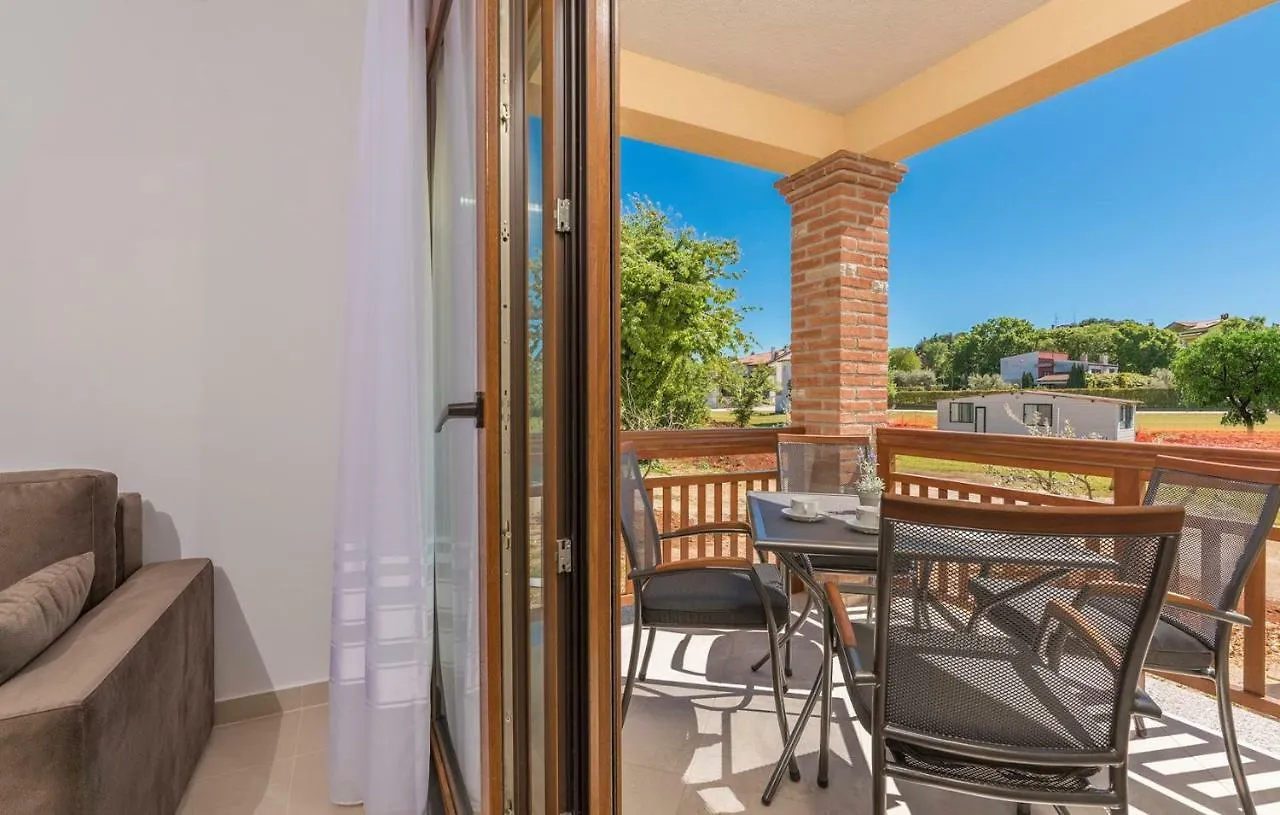 Apartments Hana In Funtana Croatia