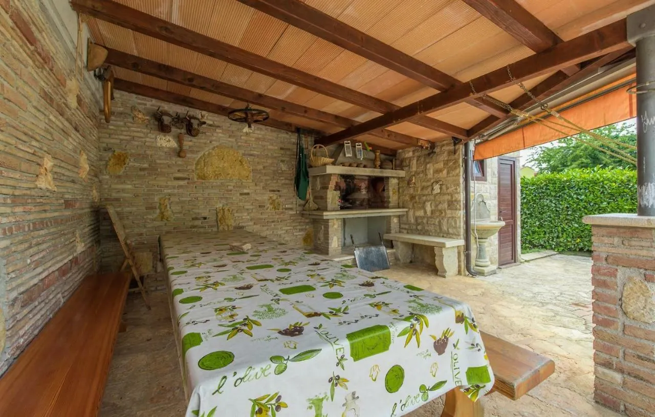 Apartments Hana In Funtana Croatia