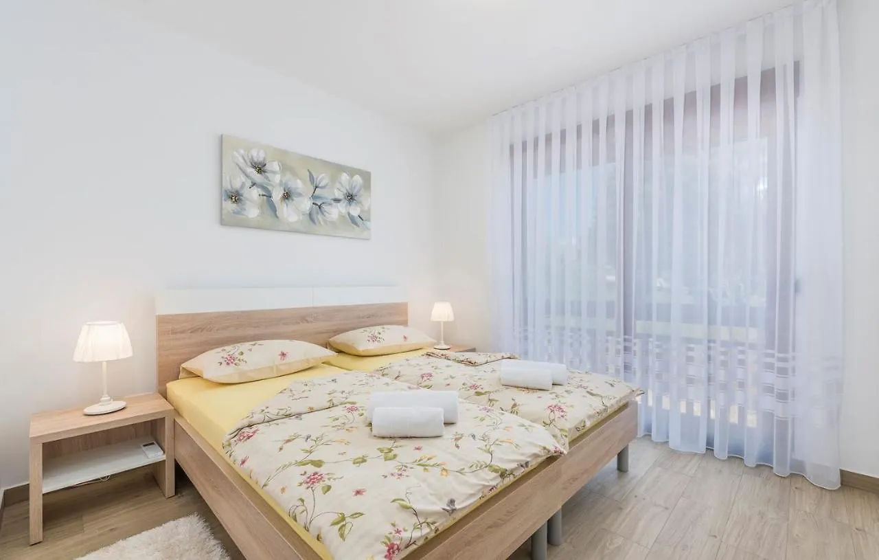 **** Guest house Apartments Hana In Funtana Croatia